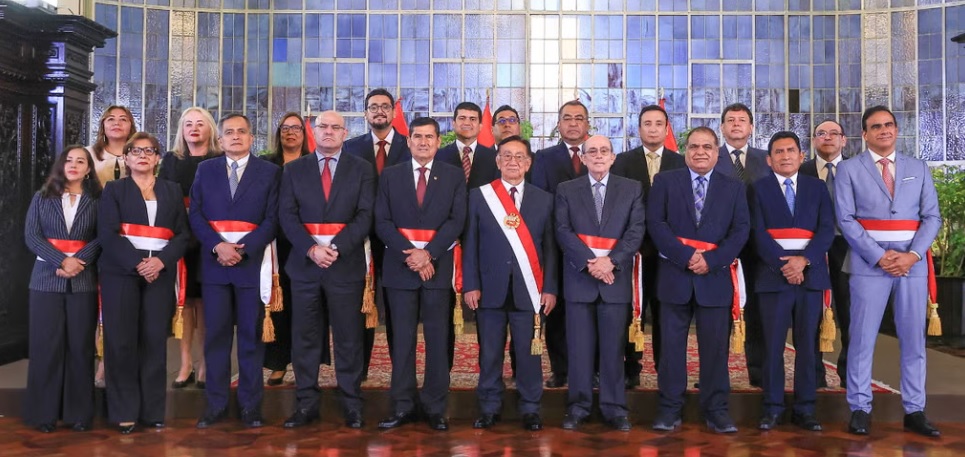 José María Balcázar tomó juramento a  su Gabinete de Luis Enrique Arroyo.